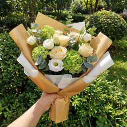 Пленка в рулоне матовая двухцветная золото белый размер 58см*10м 65мкм