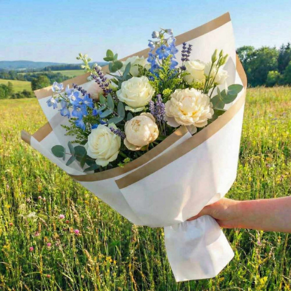 Пленка в рулоне матовая с кантом Фаворит белая размер 50см*10м 50мкм