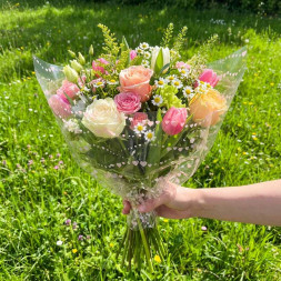 Пленка в рулоне Сердечные нити светло-розовая размер 57см*10м 50мкр