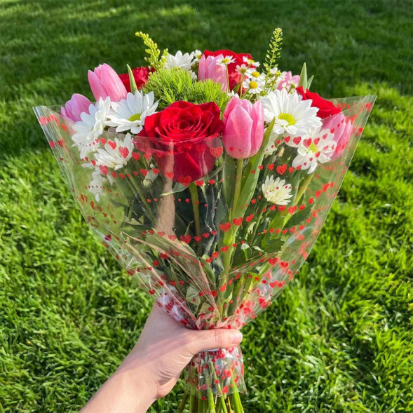 Пленка в рулоне Сердечные нити красная размер 57см*10м 50мкр