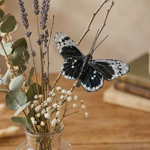 Бабочка на прищепке черно-белая размер 8см