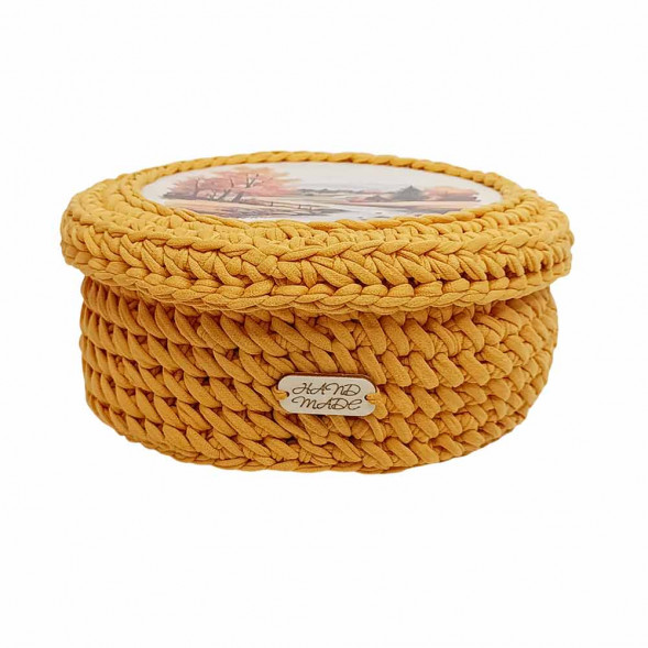 Шкатулка вязаная круглая горчичная D21см L10см