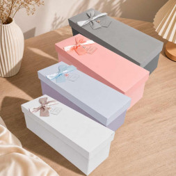 Коробка прямоугольная однотонная с бантиком узкая размер 27*10*9см